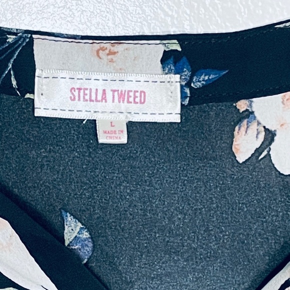 Women’s Stella Tweed Blouse - Picture 2 of 4